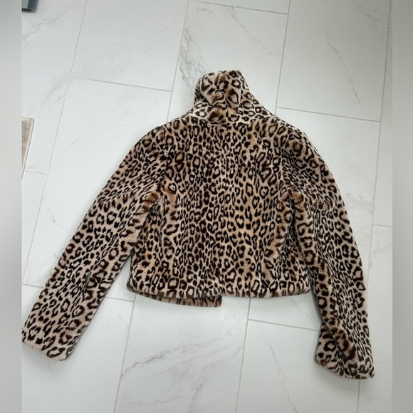 Velvet by Graham & Spencer Leopard Print Faux Fur Cropped Jacket - Picture 5 of 8
